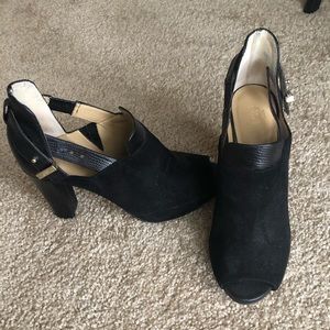 Open toed Ann Taylor buckle heels